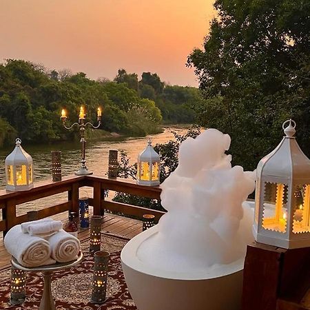 ליבינגסטון Royal Chundu Island Lodge מראה חיצוני תמונה